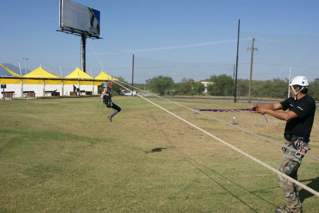 Tirolina en instalaciones